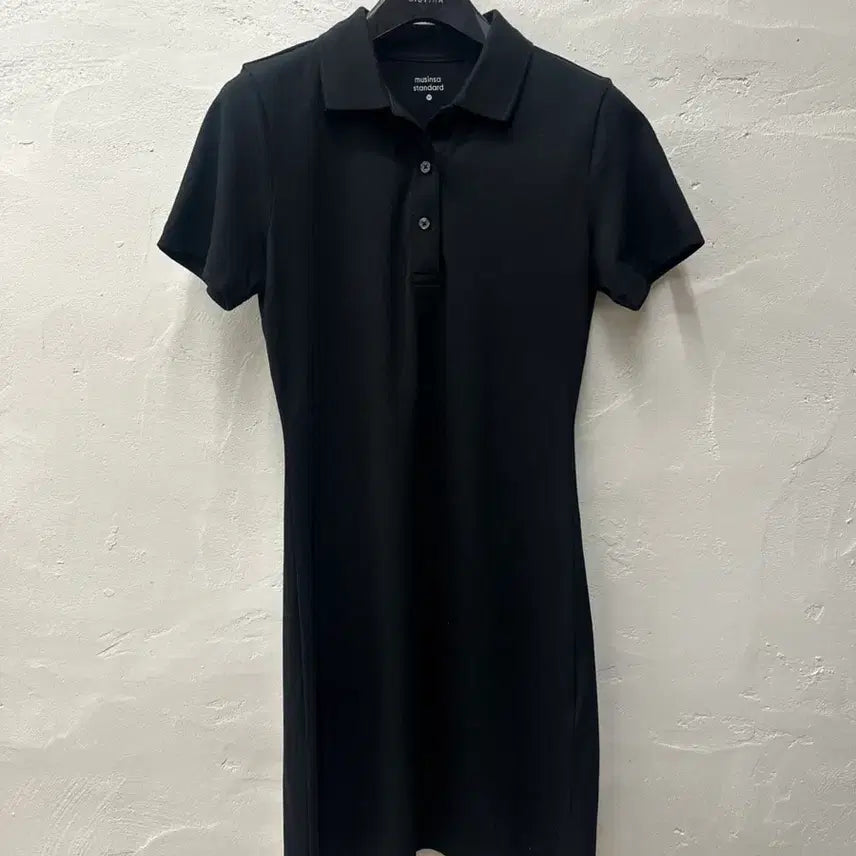 [SOLD OUT] 무신사 여 원피스 블랙/카라/반팔 XS