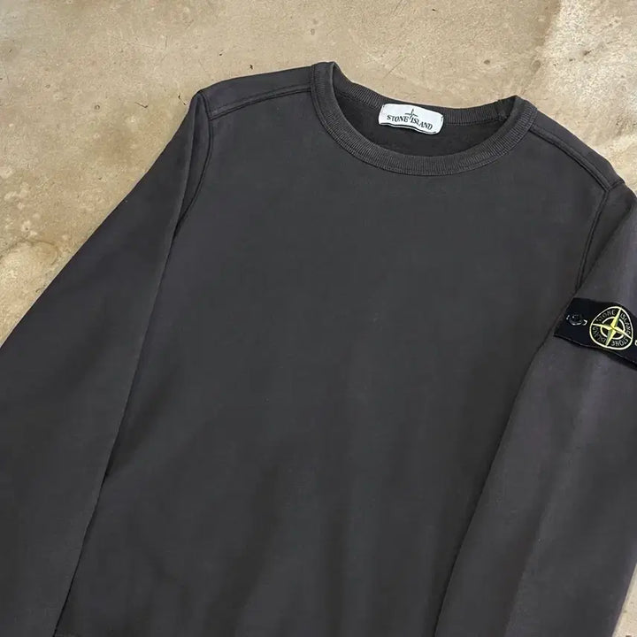 [SOLD OUT] S 스톤아일랜드 와펜 맨투맨