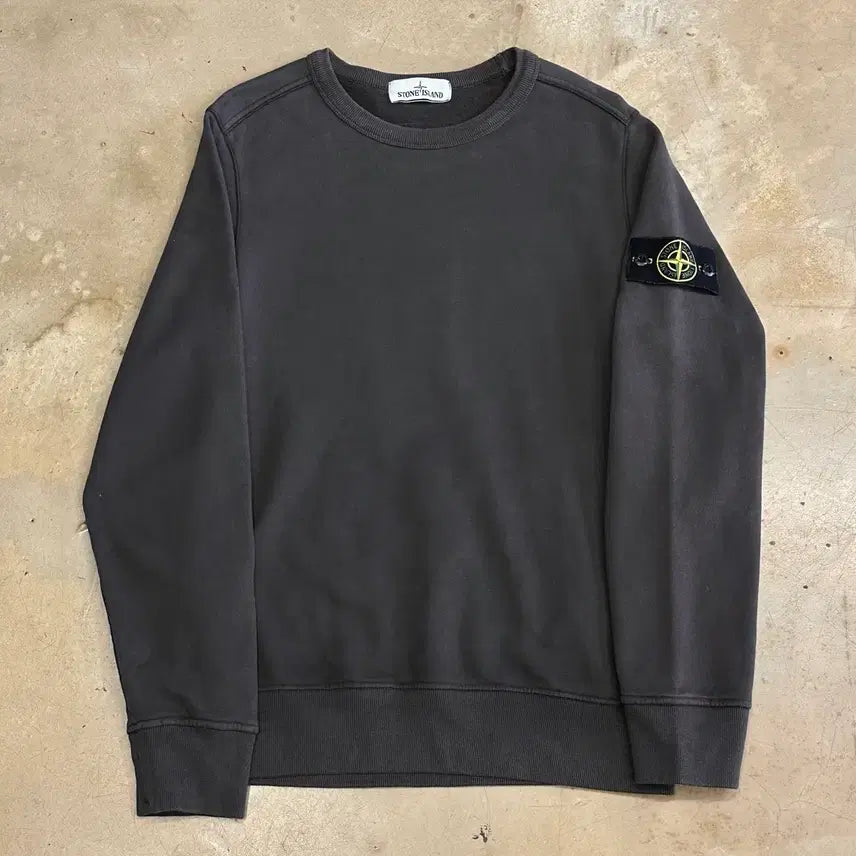 [SOLD OUT] S 스톤아일랜드 와펜 맨투맨