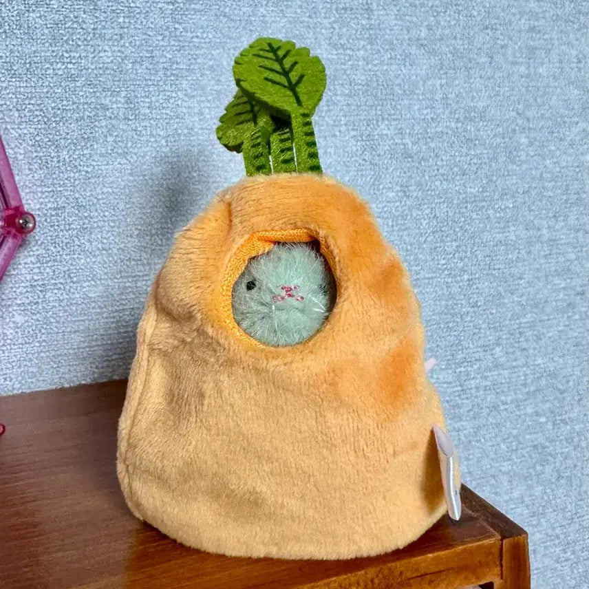 [SOLD OUT] 가챠 캡슐토이 완두콩 쥐 인형 + 당근옷