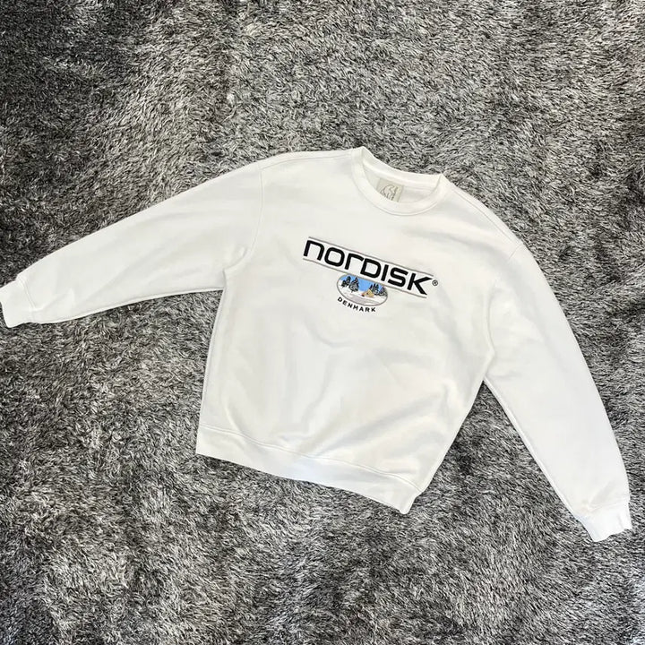[SOLD OUT] 노르디스크 여성 맨투맨 (S/90)