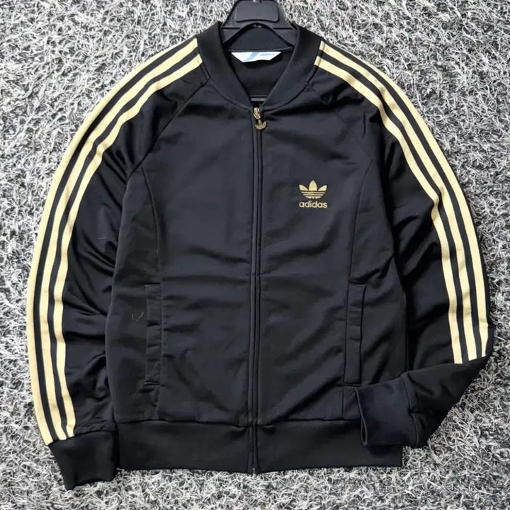 [SOLD OUT] 아디다스 검정 골드 자켓