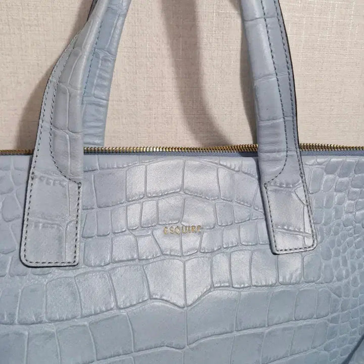 [SOLD OUT] 에스콰이어 악어 무늬 토트백 연하늘색 가방