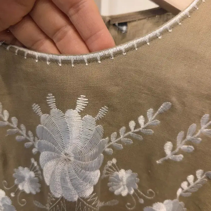 [SOLD OUT] 에스닉 자수 린넨 미니 원피스