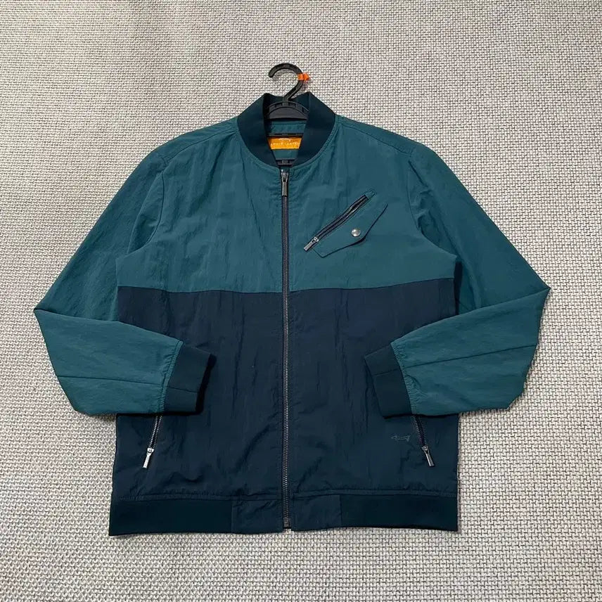 [SOLD OUT] L 루이가스텔 골프 바람막이 자켓 B.7137