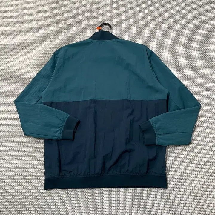 [SOLD OUT] L 루이가스텔 골프 바람막이 자켓 B.7137