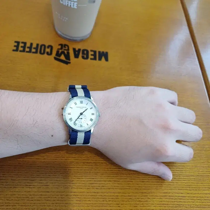 [SOLD OUT] 프레드릭 콘스탄트 FC-235M4S6 쿼츠 시계