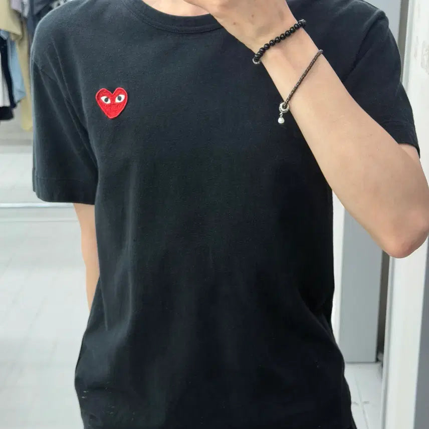 [SOLD OUT] (M) 꼼데가르송 레드와펜 반팔 티셔츠 블랙