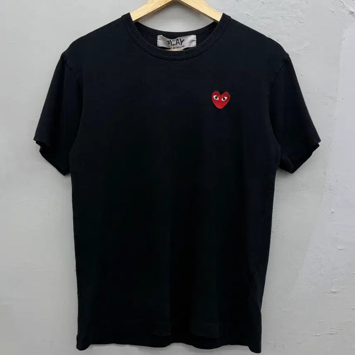 [SOLD OUT] (M) 꼼데가르송 레드와펜 반팔 티셔츠 블랙