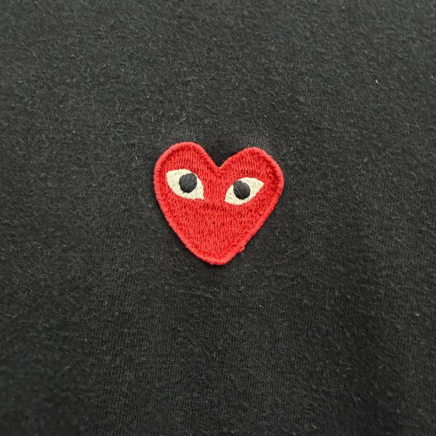 [SOLD OUT] (M) 꼼데가르송 레드와펜 반팔 티셔츠 블랙