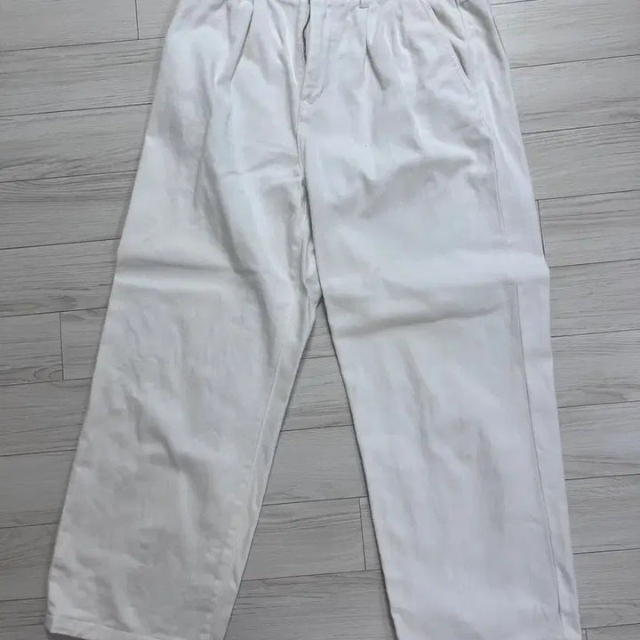 [SOLD OUT] 매너그램 원플리트 화이트 팬츠 32