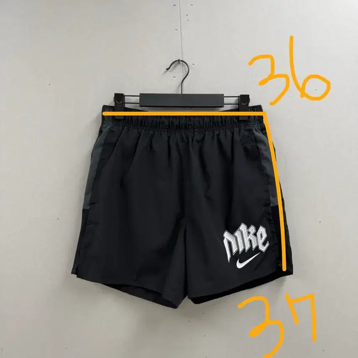 [SOLD OUT] 남성 M / 나이키 드라이핏 디비전 5인치 쇼츠 반바지 블랙