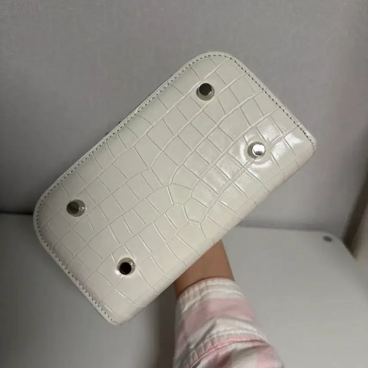 [SOLD OUT] 더로랑 하프문 윈터 아이보리 크로커