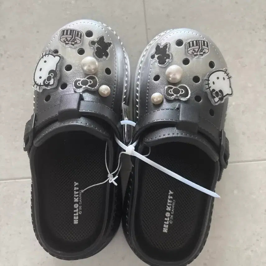 [SOLD OUT] 헬로키티 산리오 크록스