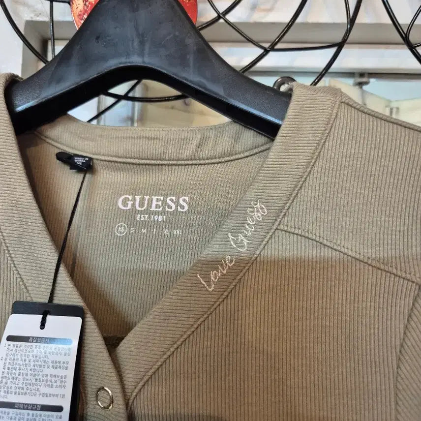 [SOLD OUT] 게스 반팔 골지 티셔츠 흐린카키새상품S