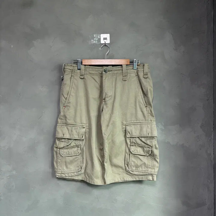 [SOLD OUT] 리바이스 카고 팬츠 반바지 카키 베이지