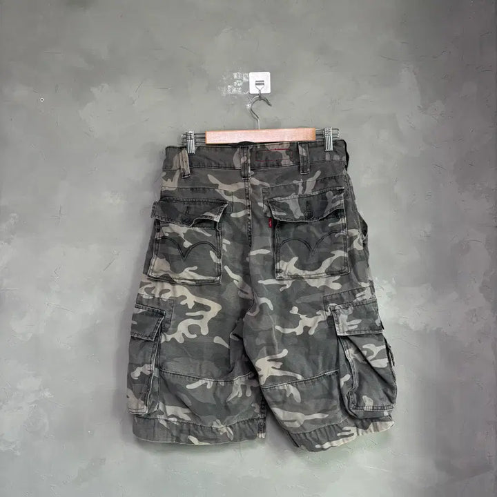 [SOLD OUT] 리바이스 카고 팬츠 반바지 카모