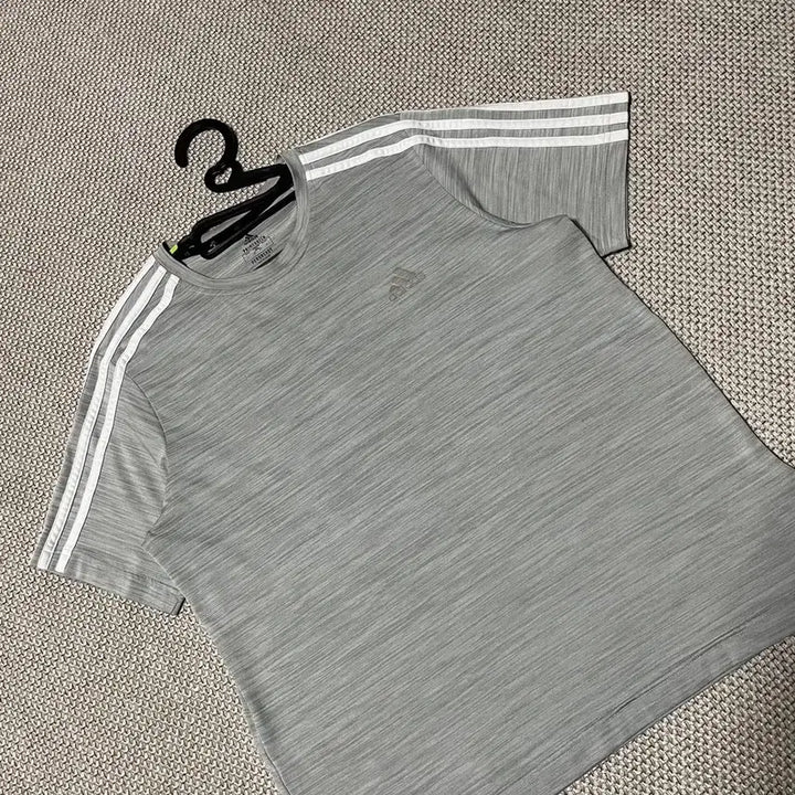 [SOLD OUT] L 아디다스 기능성 반팔티 B.8425