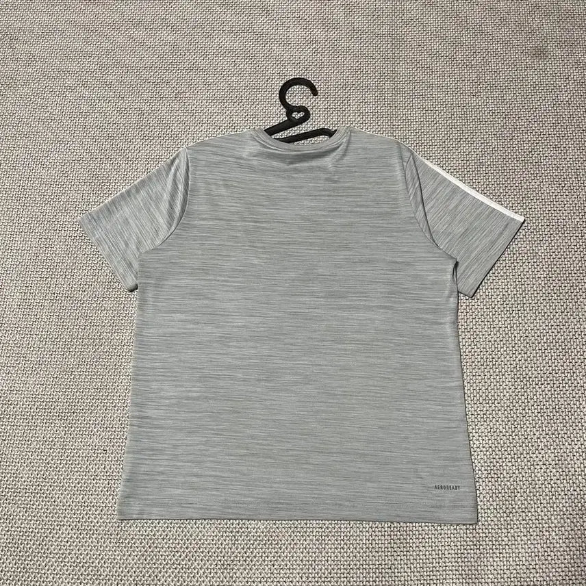 [SOLD OUT] L 아디다스 기능성 반팔티 B.8425