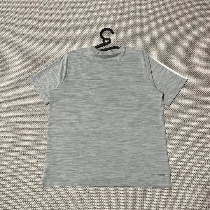 [SOLD OUT] L 아디다스 기능성 반팔티 B.8425
