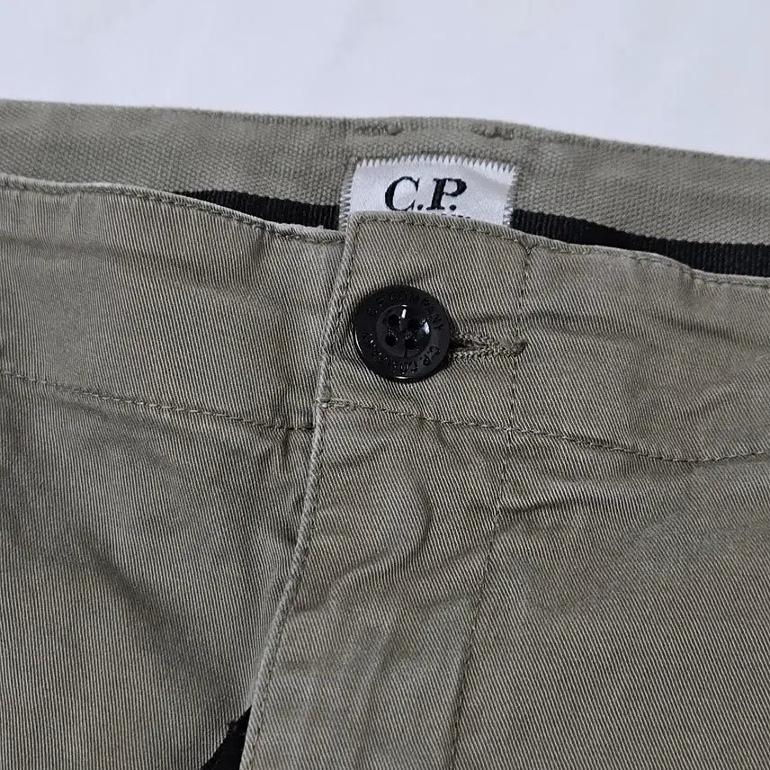 [SOLD OUT] CP컴퍼니 스트레치 사틴 카고쇼츠 반바지 렌즈와펜 정품 50