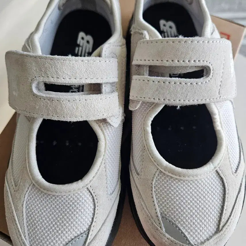 [BUNJANG] New Balance Breeze Ivory 230 Sneakers / 뉴발란스 브리즈 230 아이보리