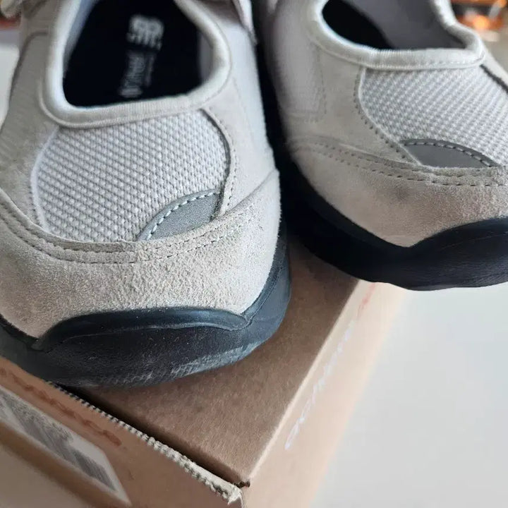 [BUNJANG] New Balance Breeze Ivory 230 Sneakers / 뉴발란스 브리즈 230 아이보리