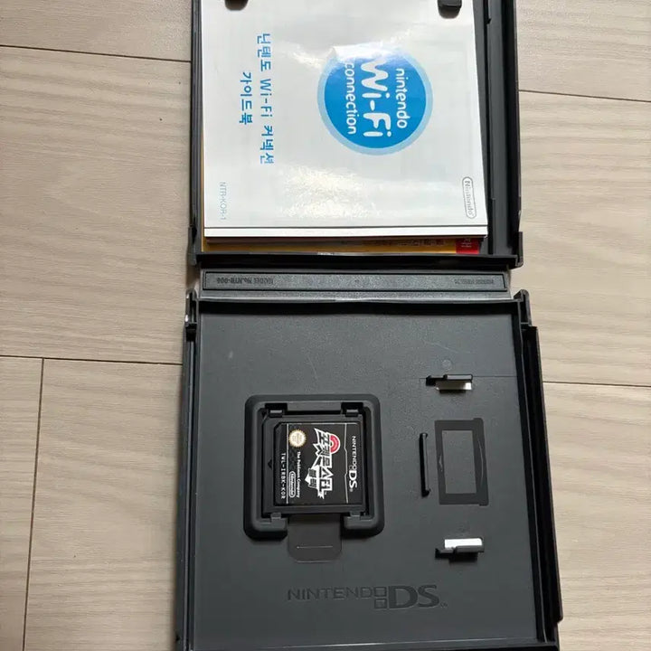 [BUNJANG] Nintendo Pokémon Black Version DS Game Cartridge with Case / 닌텐도 포켓몬스터 블랙 DS 게임 케이스 + 칩