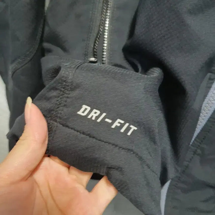 [BUNJANG] Nike Dri-FIT Swoosh Color-Block Windbreaker Jacket L / 나이키 스우시 드라이핏 배색 바람막이 L