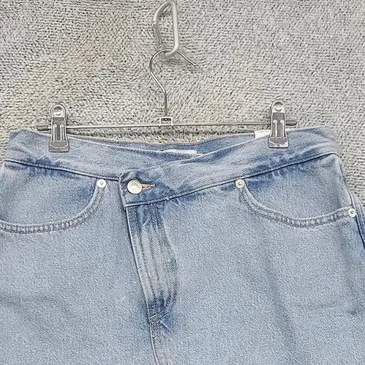 [BUNJANG] Zara Light Wash Denim Shorts (Size 28) / [새상품]자라 연청 데님 반바지 28