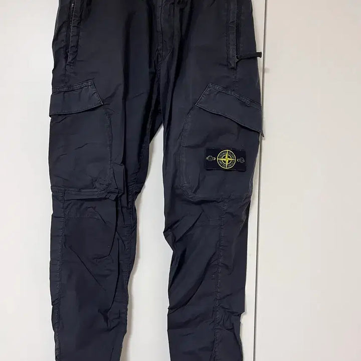 [BUNJANG] Stone Island Logo Patch Cargo Joggers W31 / 스톤아일랜드 와펜 카고 조거 W31사이즈