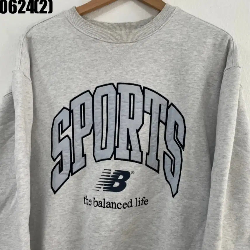 [BUNJANG] New Balance Sweatshirt / 뉴발 맨투맨