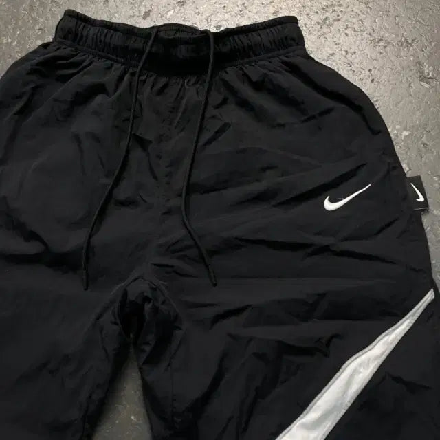 [BUNJANG] Nike Big Swoosh Nylon Pants / 100 나이키 빅스우시 나일론 팬츠