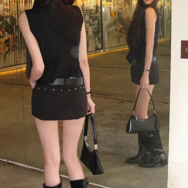 [BUNJANG] OOTD Low-Rise Skirt Shorts with Rivet Detail / OOTJ 로우라이즈 치마바지 리벳 미니 스커트