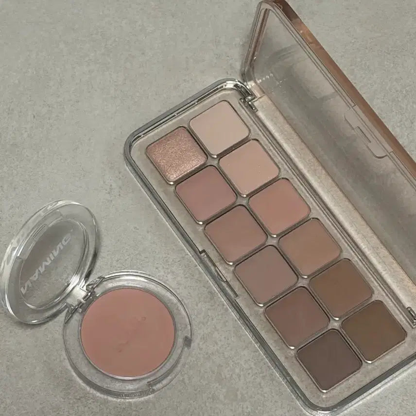 [BUNJANG] Naming Fluffy Powder Blush Bagel &amp; Clio Pro Eye Palette Air Latte is a Senior Set / 라떼는 선임 베이글 판매합니다