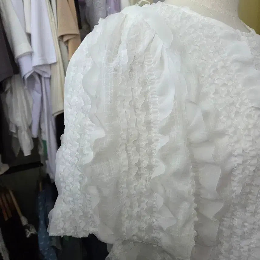 [BUNJANG] Frill Blouse White / 프릴 블라우스 흰색