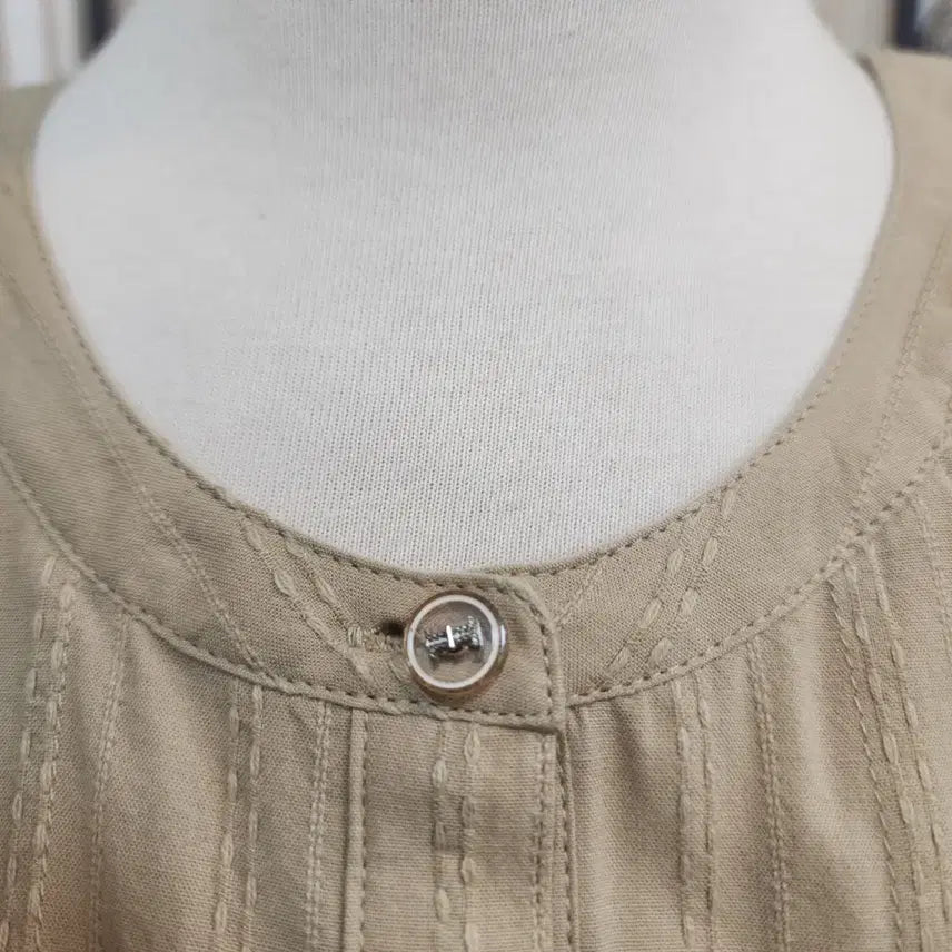 [BUNJANG] Olive des Olive Beige Button Midi Dress (Size 55-66) / 올리브 데 올리브 55ㅡ66가능  베이지색 버튼 원피스