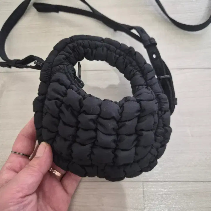 [BUNJANG] COS Quilted Shirring Cloud Bag Mini / COS 퀼팅 셔링 구름가방 초소형