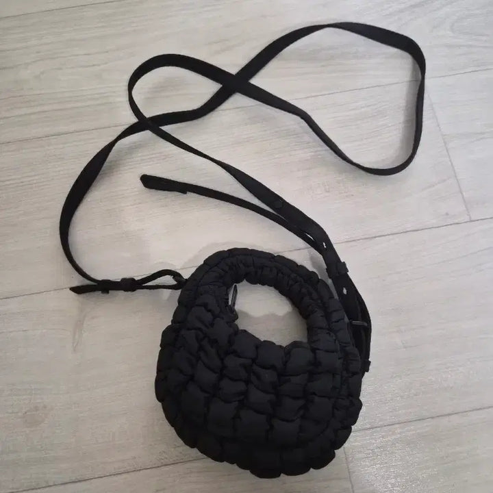 [BUNJANG] COS Quilted Shirring Cloud Bag Mini / COS 퀼팅 셔링 구름가방 초소형