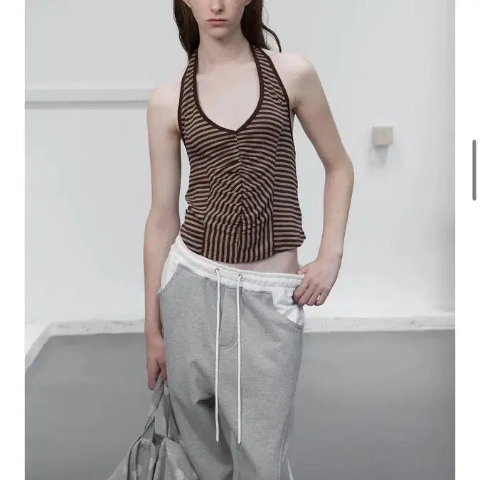 [BUNJANG] Cerric Stripe Halterneck Sleeveless Top / Cerric 세릭 스트라이프 홀터넥 탑 슬리브리스