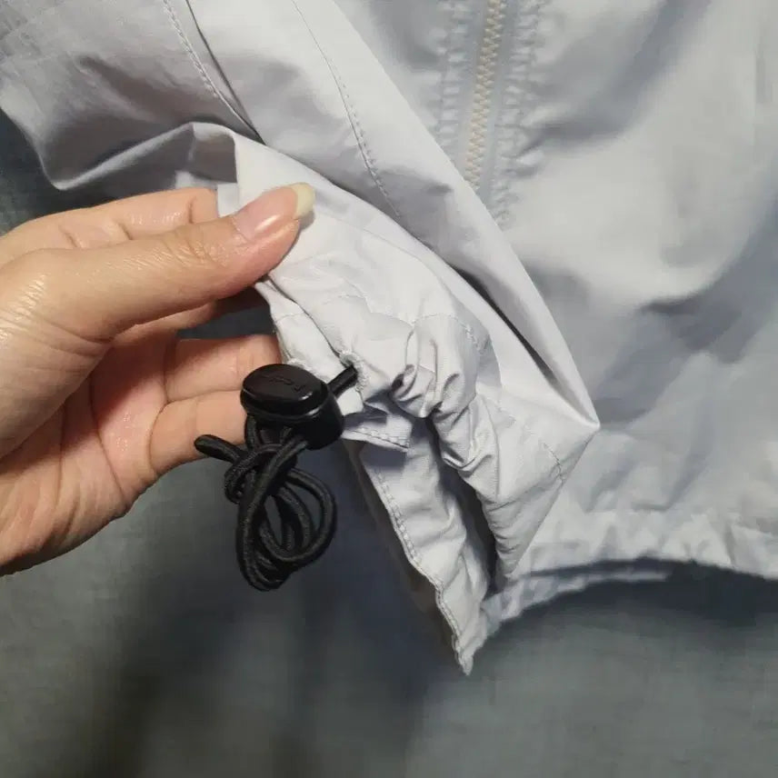 [BUNJANG] Reebok Hooded Vest Windbreaker Size 100 / 리복  바람막이 후드 조끼 베스트 100