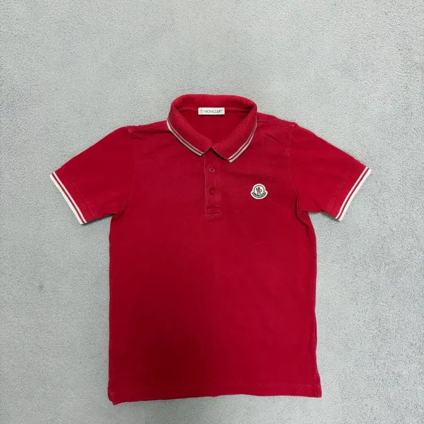 [BUNJANG] Moncler Kids Genuine Logo Polo Shirt (Ages 5-6) / 몽클레어 키즈 5-6살 와펜 폴로셔츠 정품