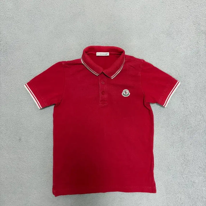 [BUNJANG] Moncler Kids Genuine Logo Polo Shirt (Ages 5-6) / 몽클레어 키즈 5-6살 와펜 폴로셔츠 정품