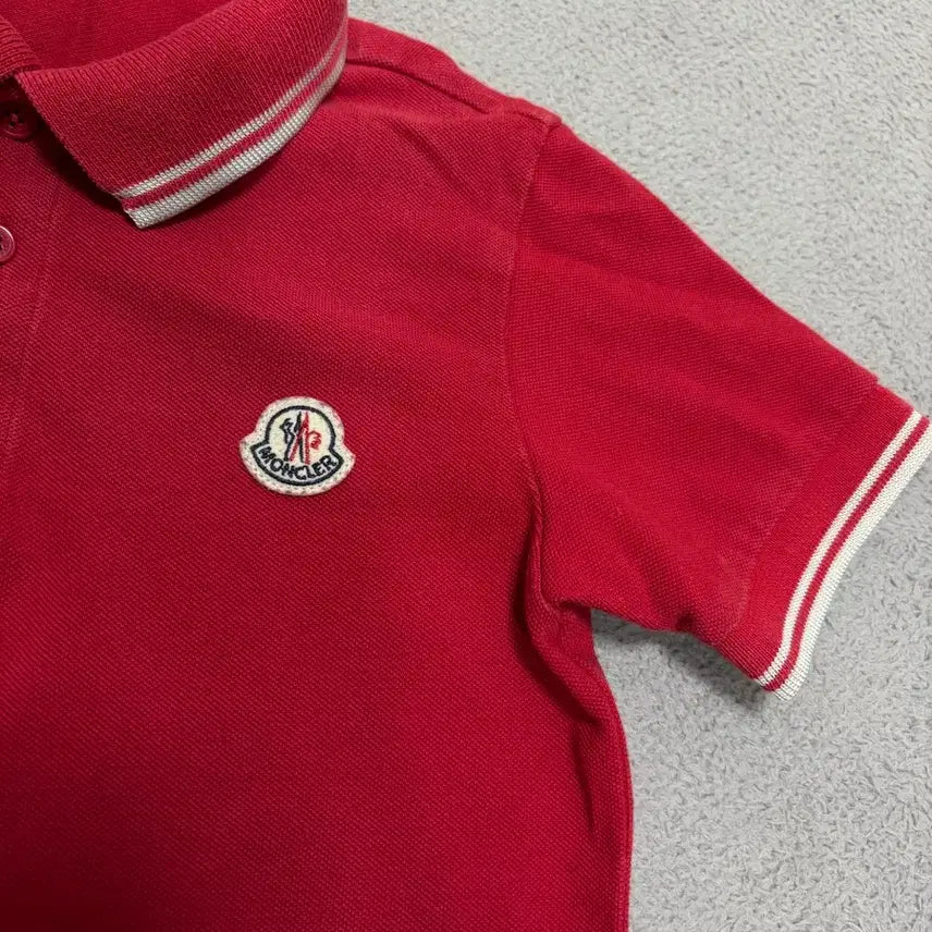 [BUNJANG] Moncler Kids Genuine Logo Polo Shirt (Ages 5-6) / 몽클레어 키즈 5-6살 와펜 폴로셔츠 정품
