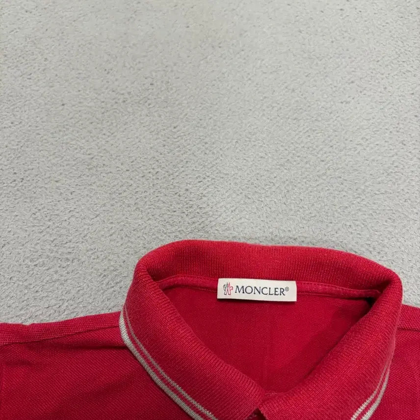[BUNJANG] Moncler Kids Genuine Logo Polo Shirt (Ages 5-6) / 몽클레어 키즈 5-6살 와펜 폴로셔츠 정품