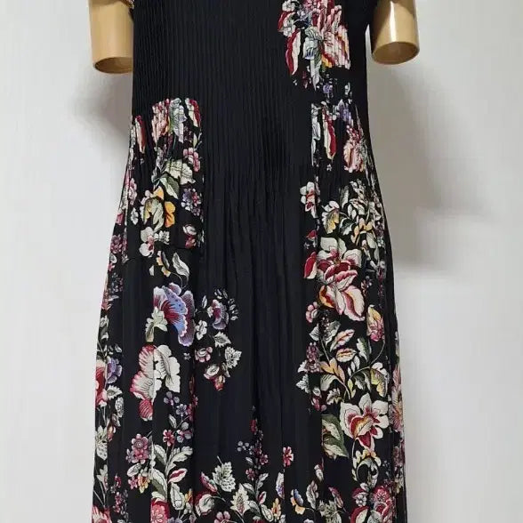 [BUNJANG] Pleated Floral Design Pocket Skirt / 77 ~~ 88 입습니딘