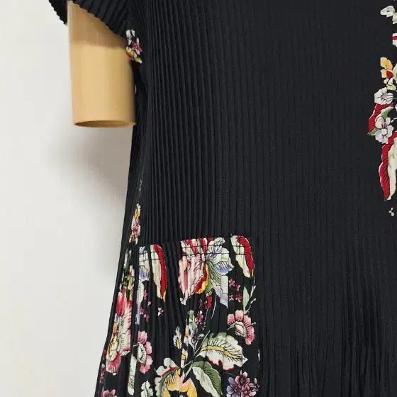 [BUNJANG] Pleated Floral Design Pocket Skirt / 77 ~~ 88 입습니딘