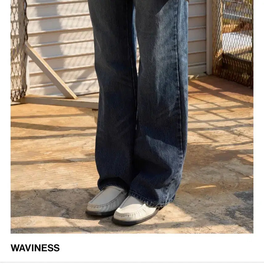 [BUNJANG] Waveness Panorama Washing Flare Denim Pants - Washing Blue / 웨이비니스 파노라마 워싱 플레어 데님 팬츠 - 워싱 블루