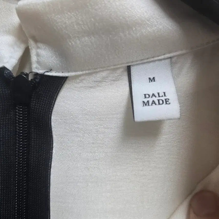 [BUNJANG] Black &amp; White Collar Puff Sleeve Dress M / 블랙앤화이트 카라 퍼프소매 원피스 M