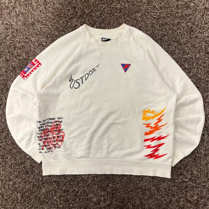 [BUNJANG] Nike NSW Graffiti Sweatshirt / L 나이키 NSW 그래피티 맨투맨